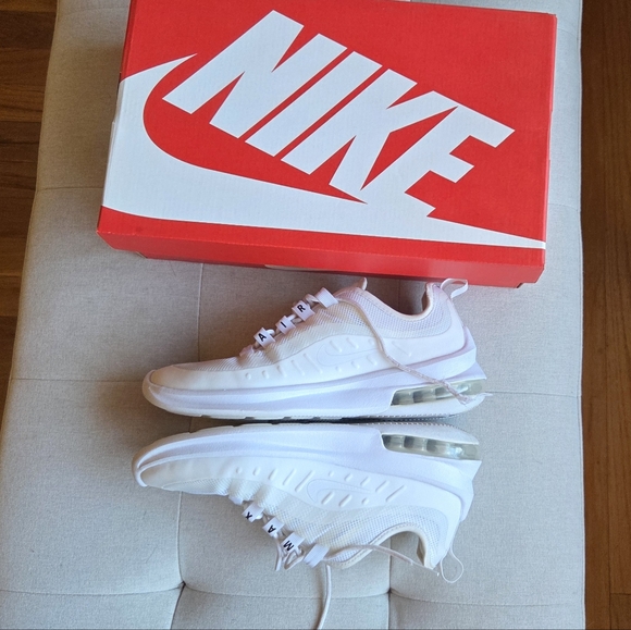 Nike Air Max Womens Axis White Neutral Fashion Sneakers 7.5 Gym Athleisure Shoes - Picture 4 of 16